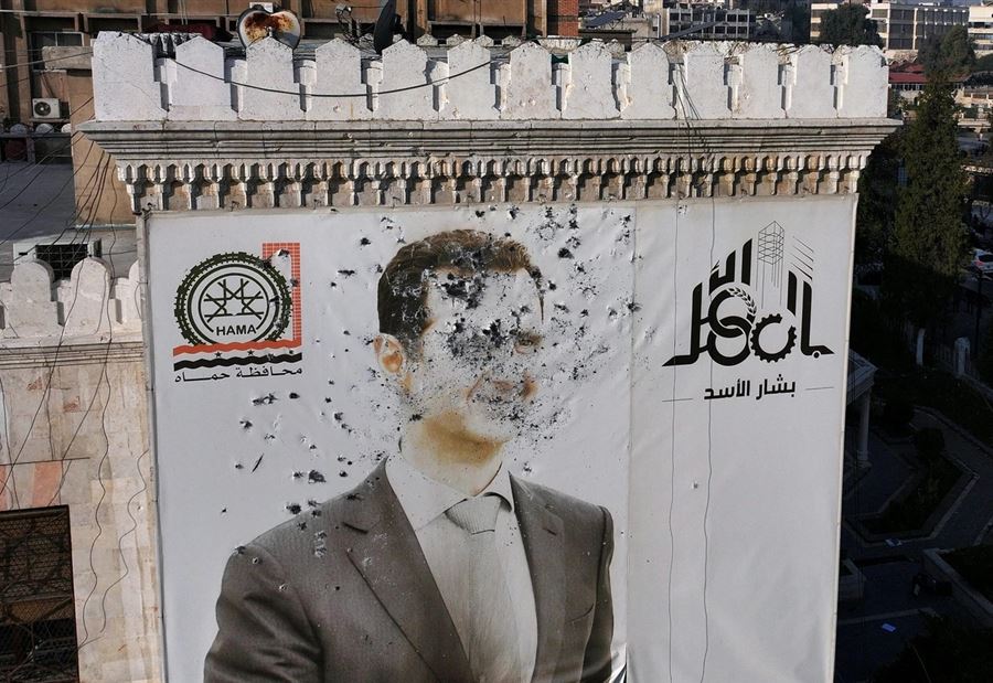 بين موسكو ودمشق... مصير الأسد والتعويضات على الطاولة!