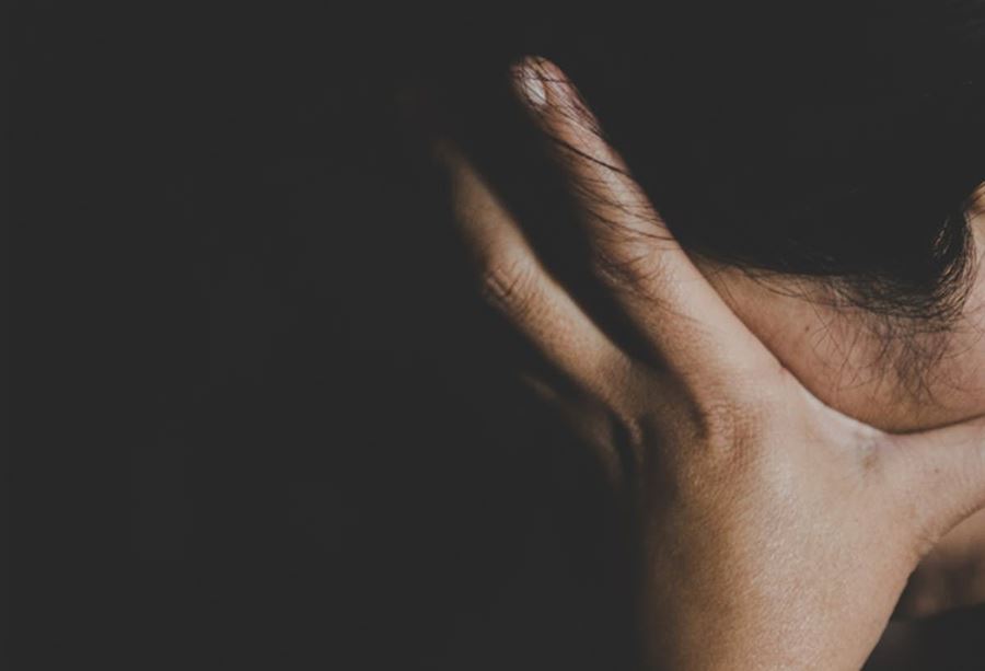 من يحمي الموظف "المتحرش"؟