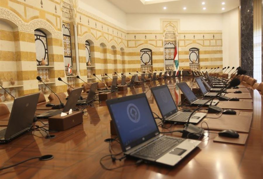 "انطلاقاً من أمرين... الحكومة في الساعات المقبلة"
