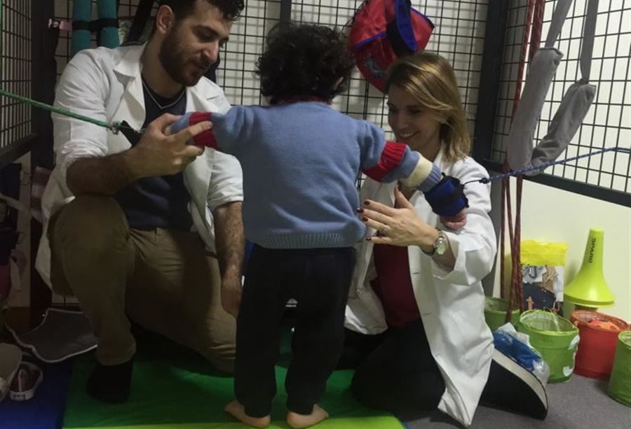 بالصور: عيادة حديثة تُعنى بصعوبات الاطفال... وتنبيه الى الاهالي!