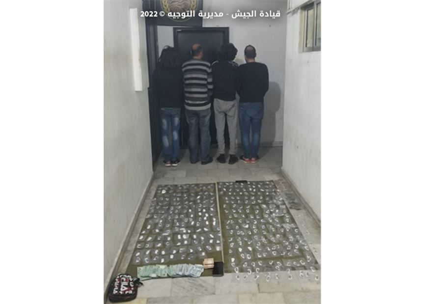 مداهمة للجيش في القرعون وضبط مخزن للأسلحة