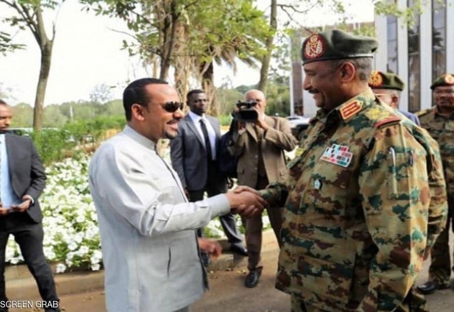 وساطة إثيوبية تنطلق في الخرطوم لنزع فتيل الأزمة في السودان