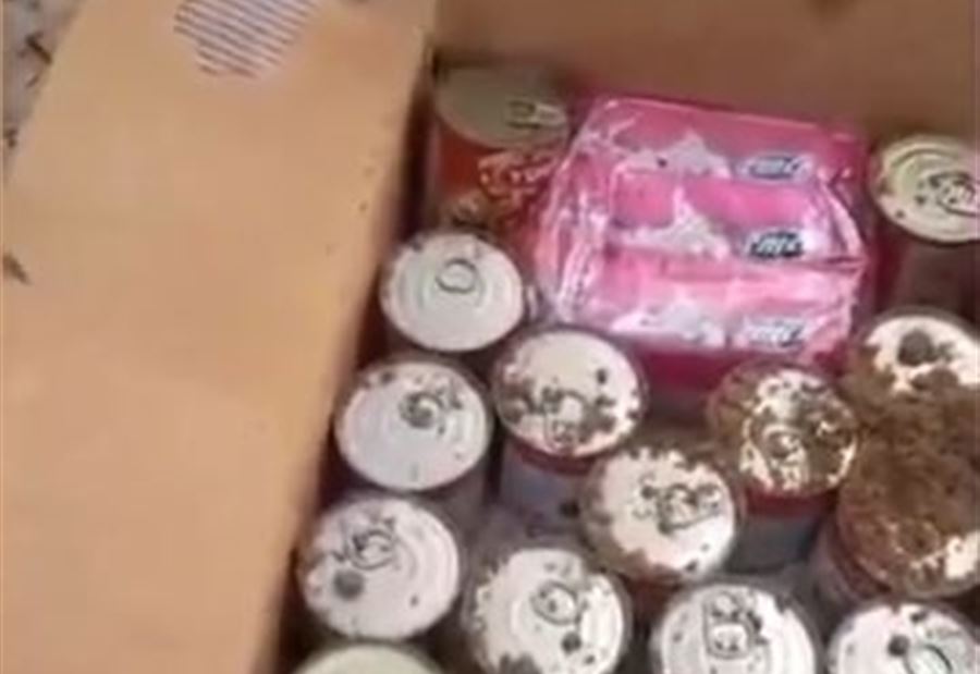 بالفيديو: مساعدات غذائية مليئة بالديدان ترسل إلى غزة!