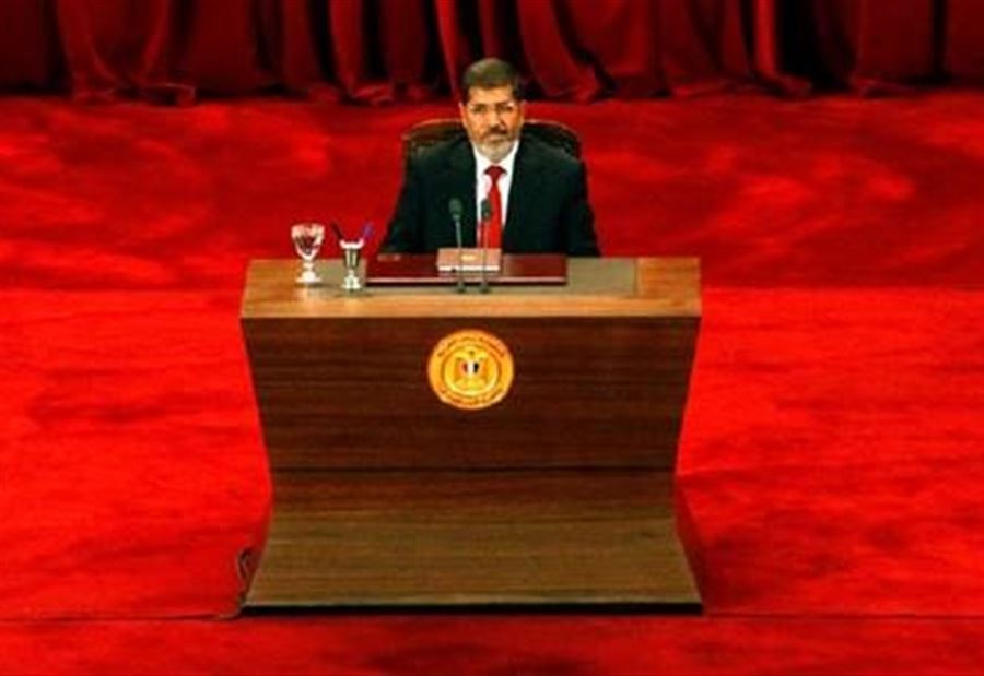 قرار المحكمة المصرية بشأن سحب الأوسمة من مرسي