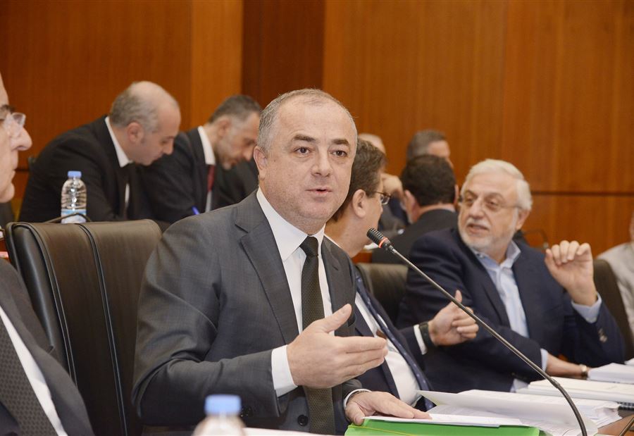 "لا أوافق"... بو صعب: هناك حاجة لوقف الفوضى