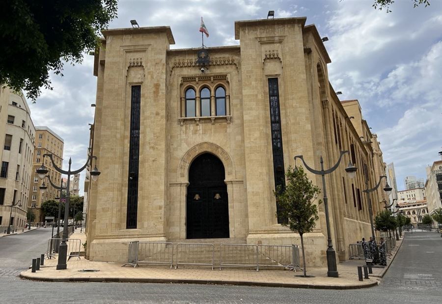 الرهان على الخارج خاسر... تقصير فاضح من الكتل النيابية والحكومة!