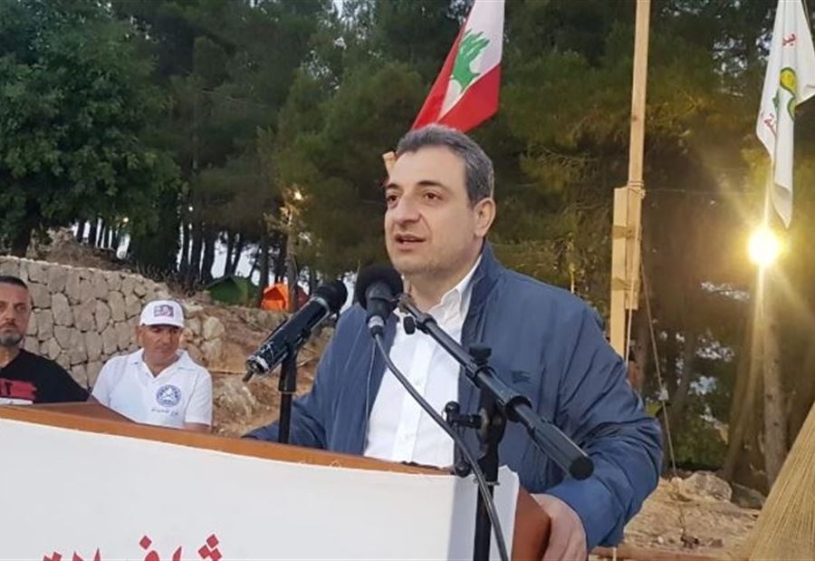 أبو فاعور: جنبلاط أكبر من أن تحاصروه!