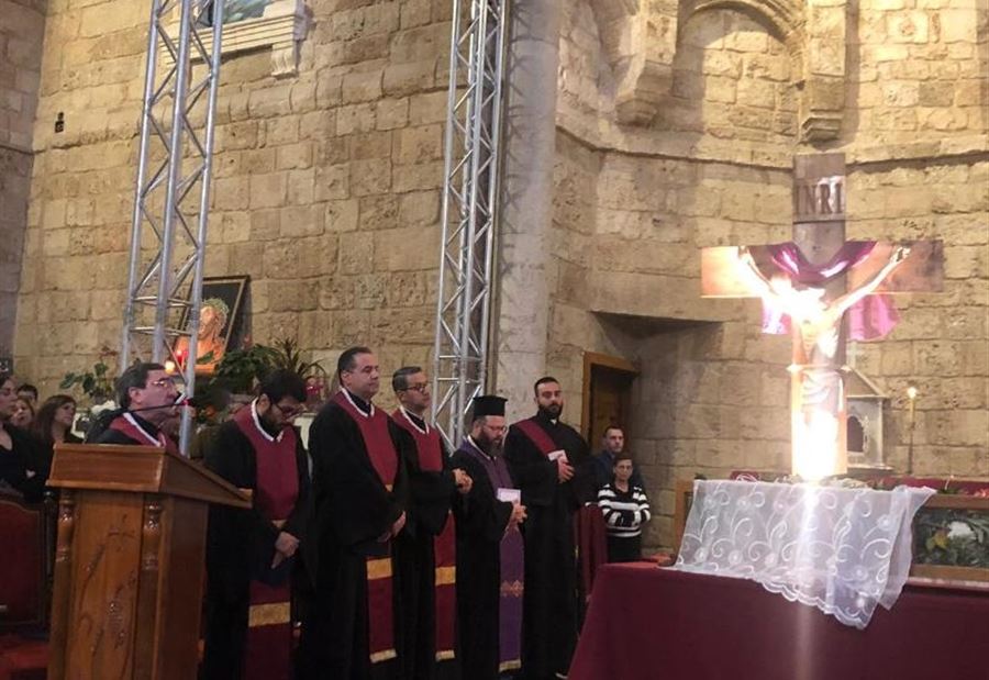 البترون أحيت رتبة سجدة الصليب