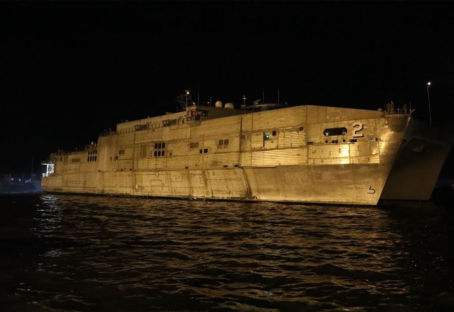 "زيارةٌ تاريخية"... "USNS Choctaw County" في لبنان 