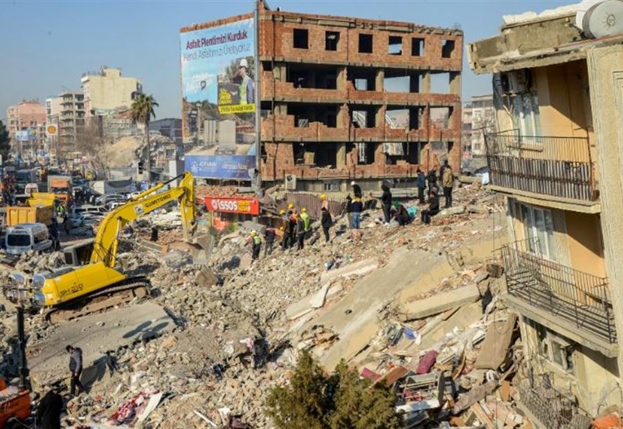 "كُتب لها عمر جديد"... عائلة لبنانيّة ناجية من الزلزال تعود إلى بيروت!