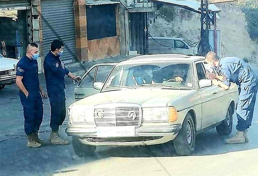 "كورونا"...إقفالُ مداخل بلدة فنيدق