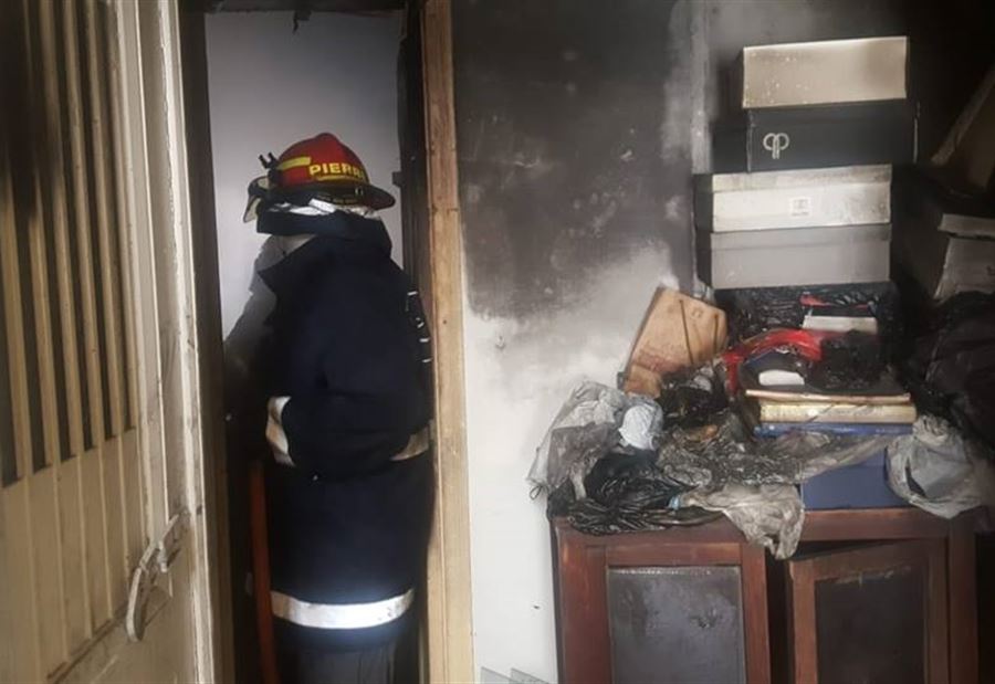 بالصور: حريق داخل شقة في الاشرفية