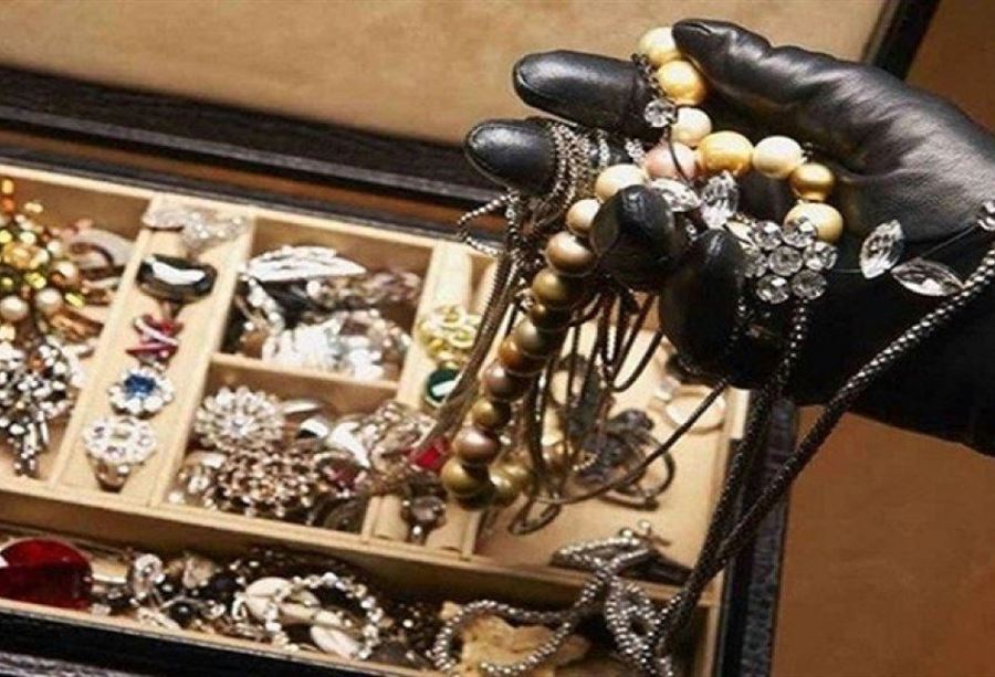ناطور البناء السابق... سرق "مجوهرات" بقيمة 30 ألف دولار!