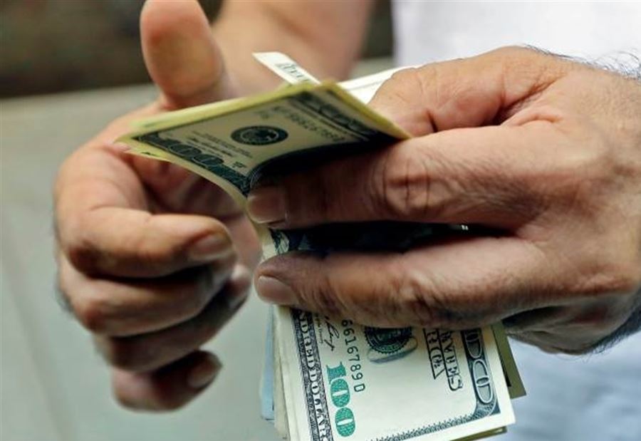 إنخفاض سعر الدولار لدى الصرّافين اليوم الأربعاء