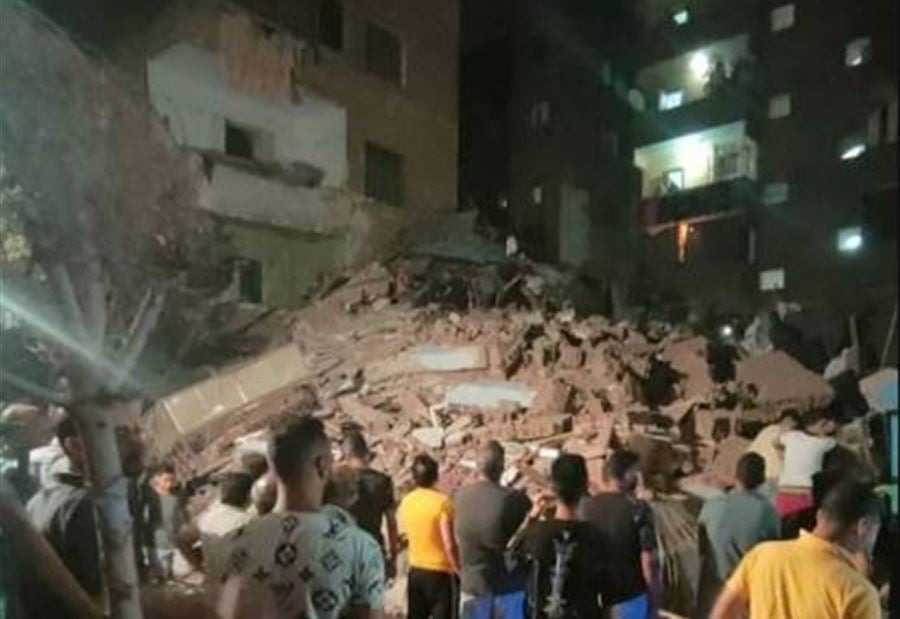 إنهيار عقار في القاهرة... والبحث عن ناجين!