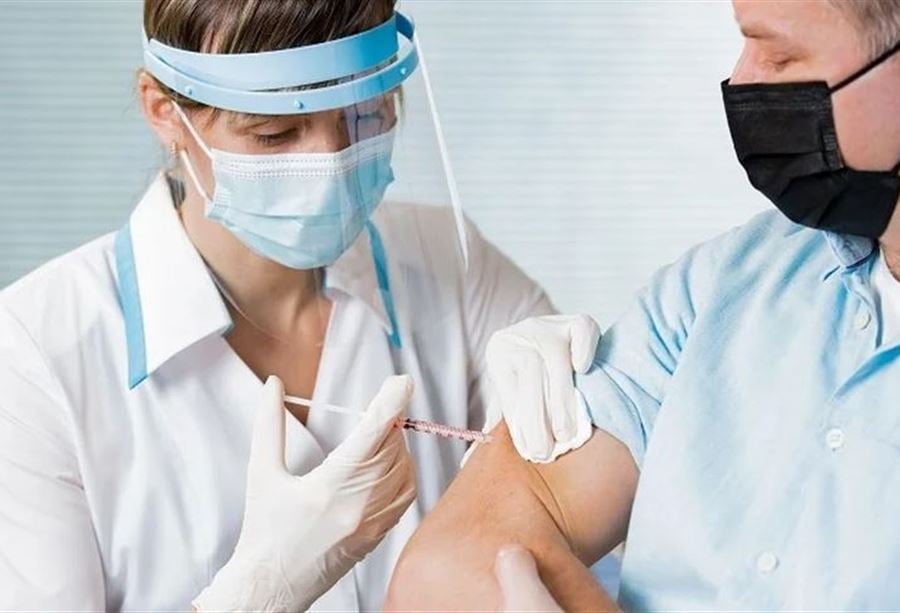 لمن تجاوز الـ60... توصية "عاجلة" بشأن لقاح كورونا