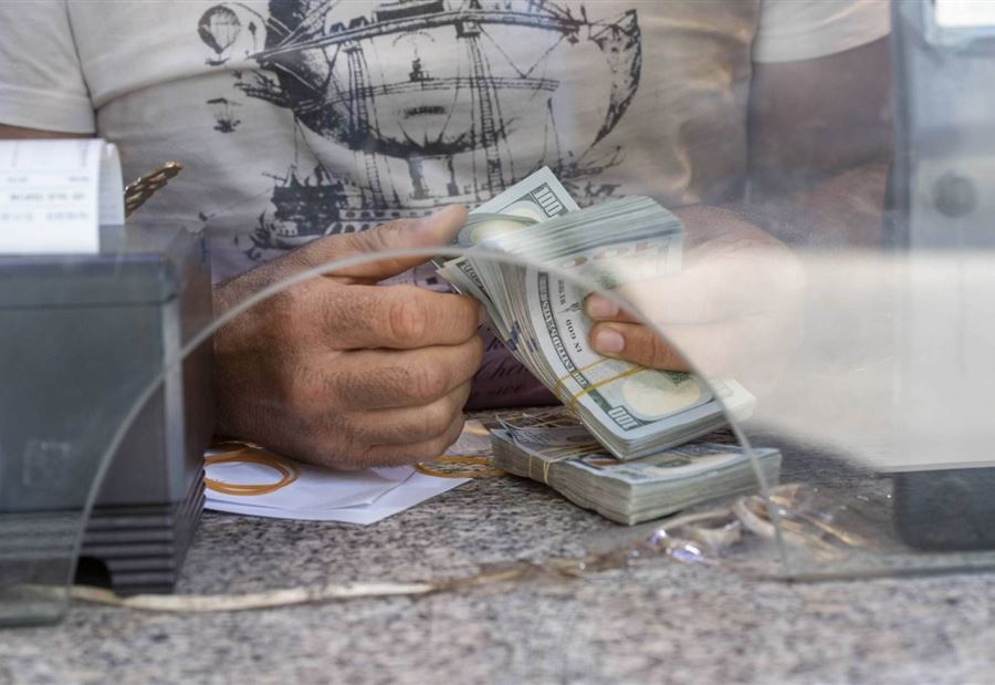 دولارُ الصرّافين بـ 2800 ليرة