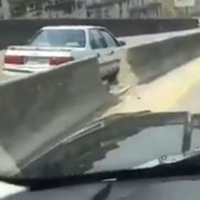 بالفيديو: سائق يقود بعكس السير على طريق المتن السريع
