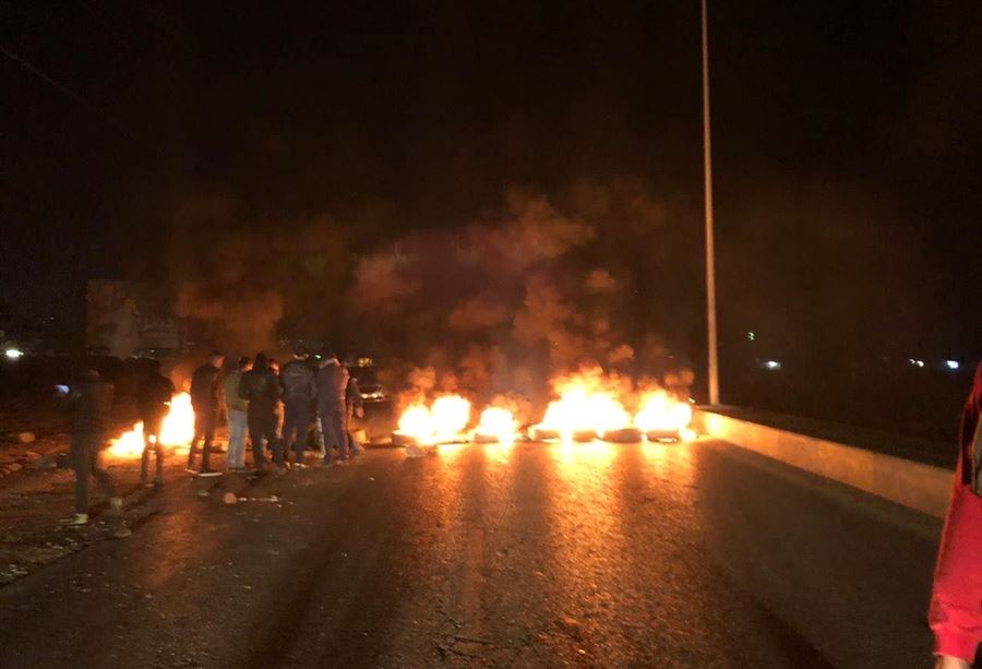 اليكم الطرقات المقطوعة في اليوم الـ 49 من الثورة اليكم الطرقات المقطوعة في اليوم الـ 49 من الثورة