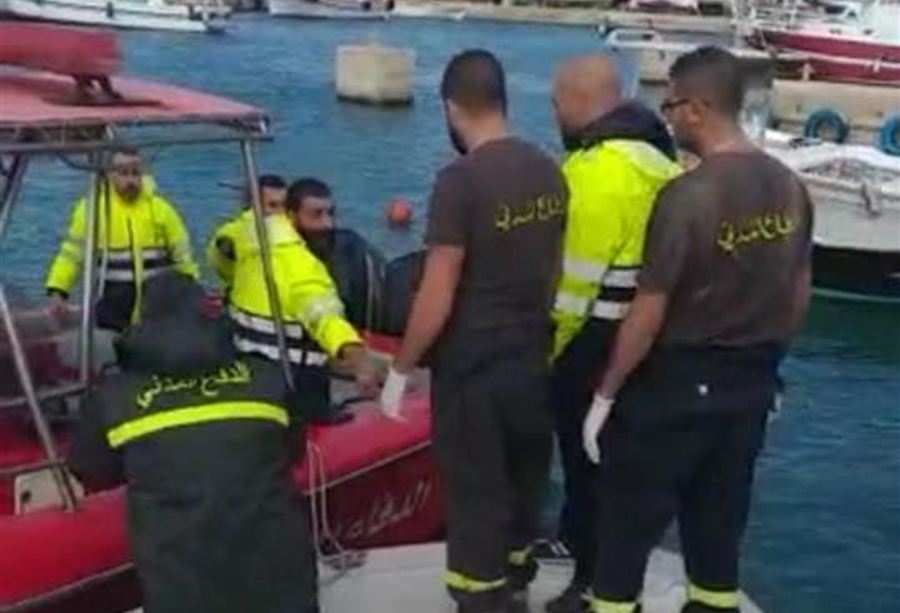 بالصور:  انتشال جثة مواطن قضى غرقاً مقابل شاطئ حامات
