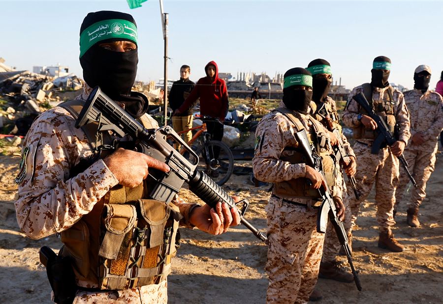 في الدفعة السابعة: 301 أسير فلسطيني مقابل جثتين إسرائيليتين في الدفعة السابعة: 301 أسير فلسطيني مقابل جثتين إسرائيليتين