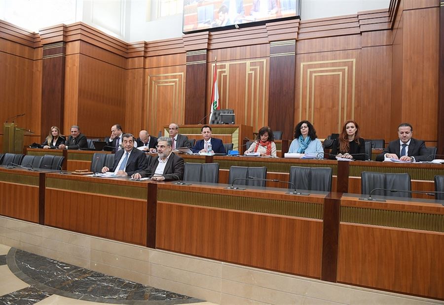  اللجان المشتركة أقرت قانون التجارة البرية
