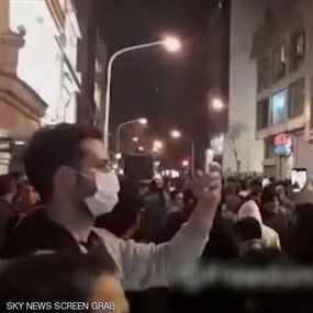 غليان في الشارع الإيراني.. ودعوات لإسقاط ملالي طهران
