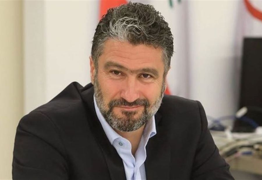 بعد الضجّة التي آثارها... كيف ردّ المعلوف؟!