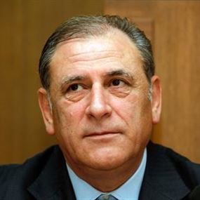الجراح: بيان الحكومة يقول الشيء ونقيضه