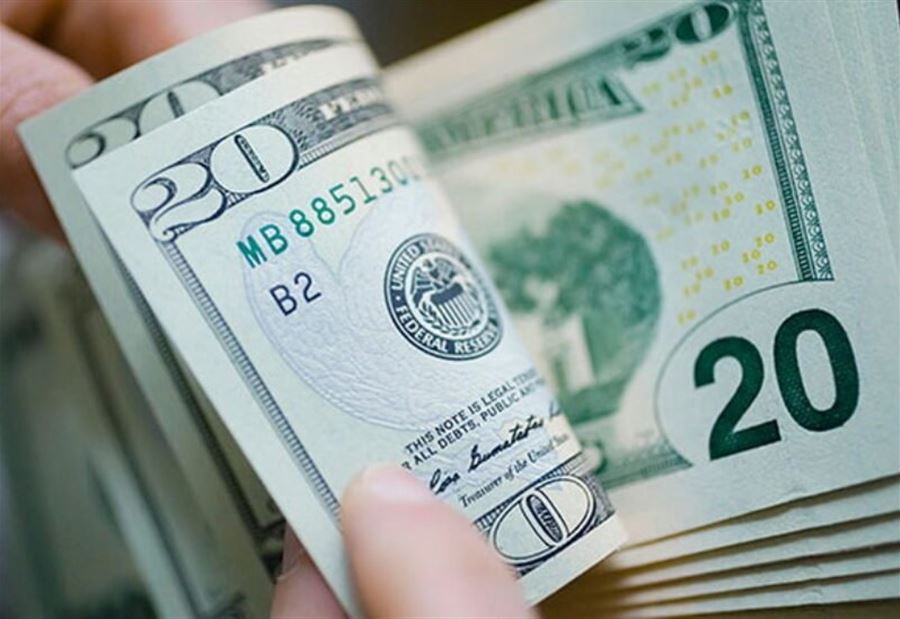 كيف أقفلَ سعرُ الدولارِ في السوق السوداء مساء اليوم؟