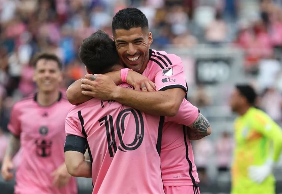 ثنائية سواريز وميسي تنقذ إنتر ميامي! (فيديو) ثنائية سواريز وميسي تنقذ إنتر ميامي! (فيديو)