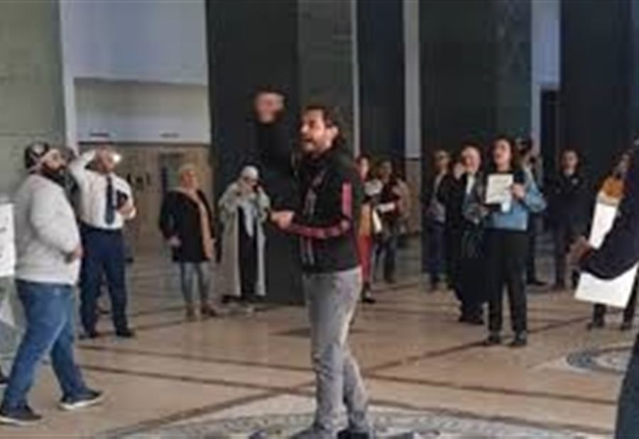 بالفيديو: محتجون يدخلون قصر العدل في بيروت بالفيديو: محتجون يدخلون قصر العدل في بيروت