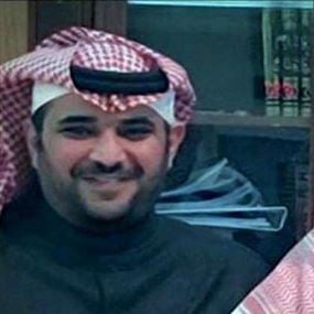 من هو سعود القحطاني الذي أعفاه الملك سلمان من منصبه؟