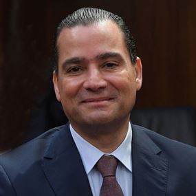 الصايغ: من المعيب أن تتواصل الأزمات في المطار الصايغ: من المعيب أن تتواصل الأزمات في المطار