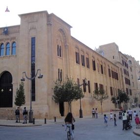 من يُحاسب النوّاب الغائبين؟