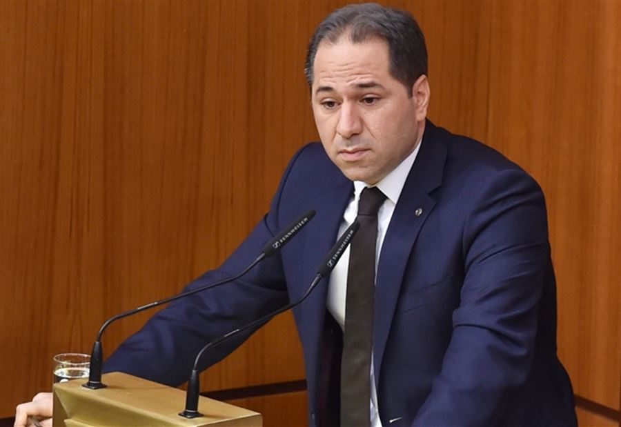 الجميّل لـ عناصر "الصليب الأحمر": نحنا حدكن الجميّل لـ عناصر "الصليب الأحمر": نحنا حدكن