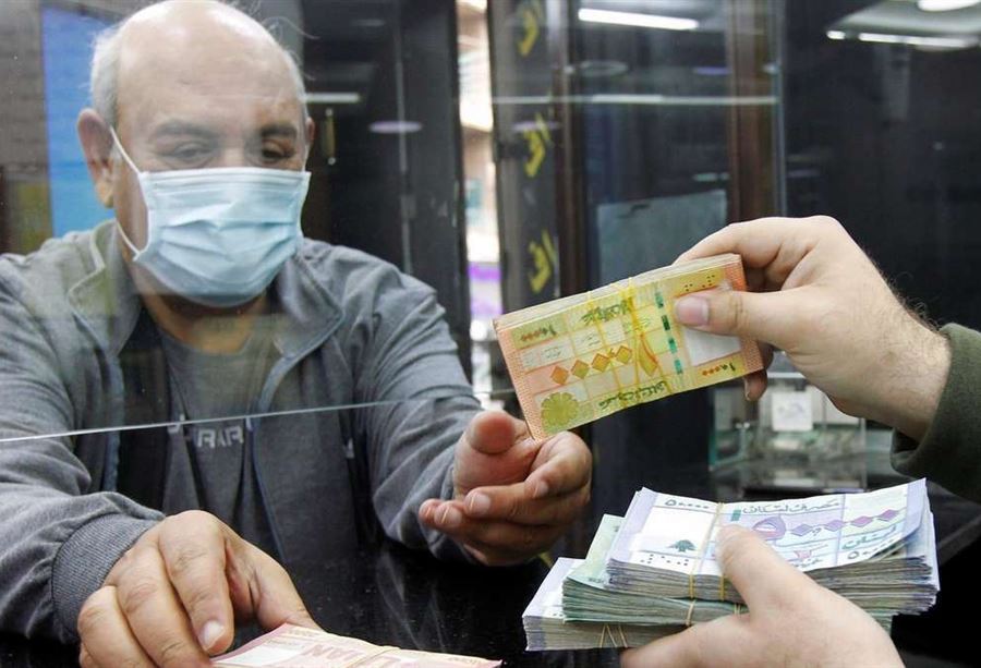 إرتفاعٌ ملحوظ في سعر الدولار في السوق السوداء