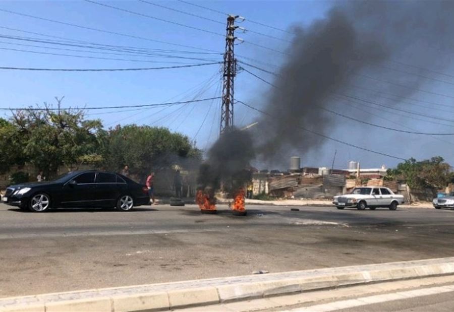 قطعُ طريق في صور احتجاجاً!