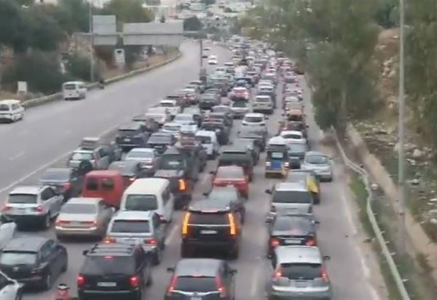 عند مدخل صيدا الشمالي...  زحمة سير "خانقة" (فيديو) عند مدخل صيدا الشمالي...  زحمة سير "خانقة" (فيديو)
