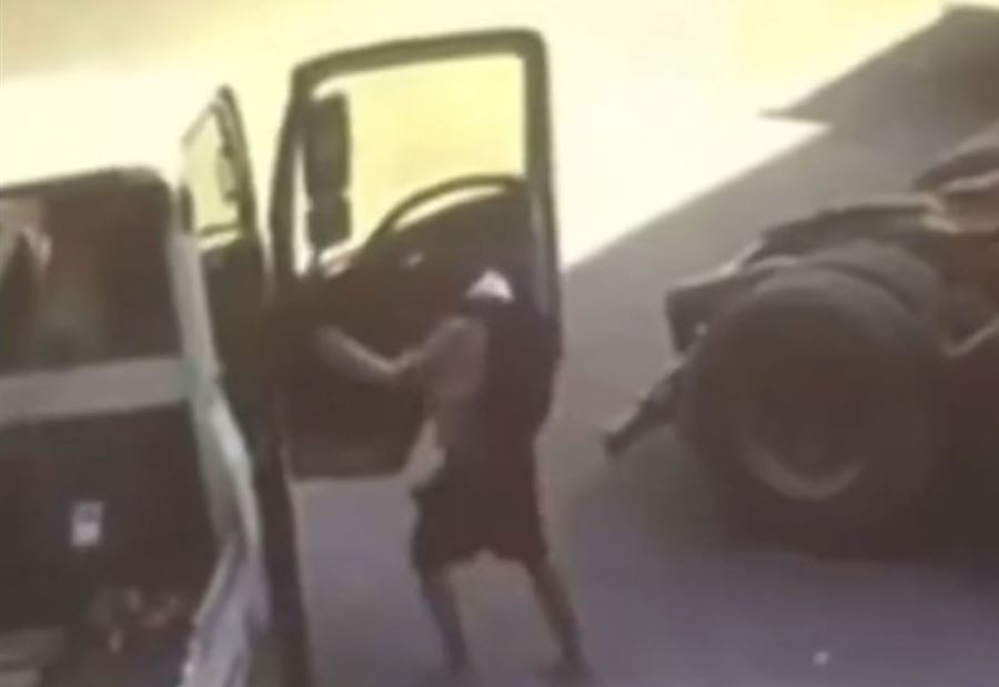سعودي يقتل عاملًا سوريًا بالسكين... والسلطات تتحرّك (فيديو)