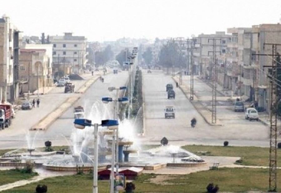 الأكراد يشنون حملة اعتقالات لرافعي الأعلام السورية في منبج