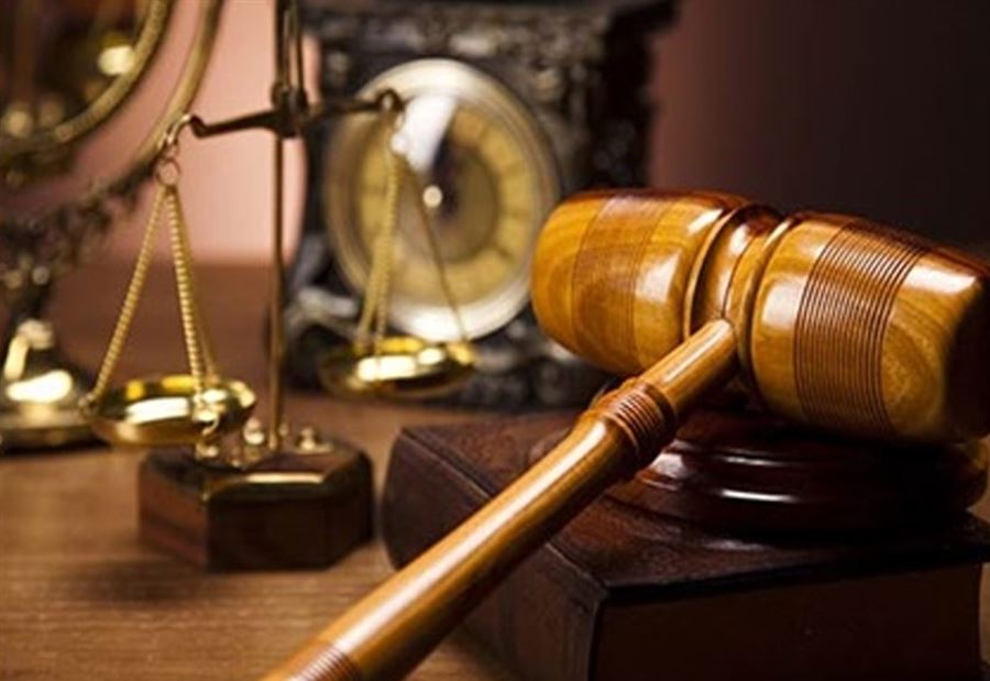 بعد الادعاء بتعذيب الضيقة من "المعلومات"..القاضي منصور ينفي 