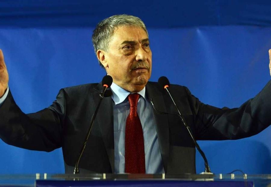 رئيس الوزراء الجزائري الأسبق يعلن ترشحه للرئاسة رئيس الوزراء الجزائري الأسبق يعلن ترشحه للرئاسة