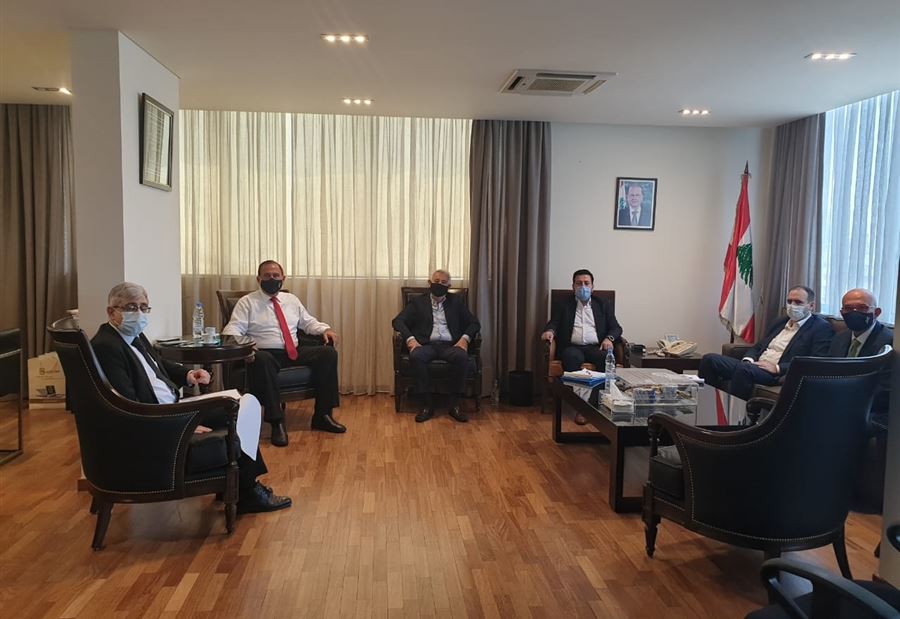 تأمين القرطاسية للطلاب بين المجذوب وحب الله تأمين القرطاسية للطلاب بين المجذوب وحب الله