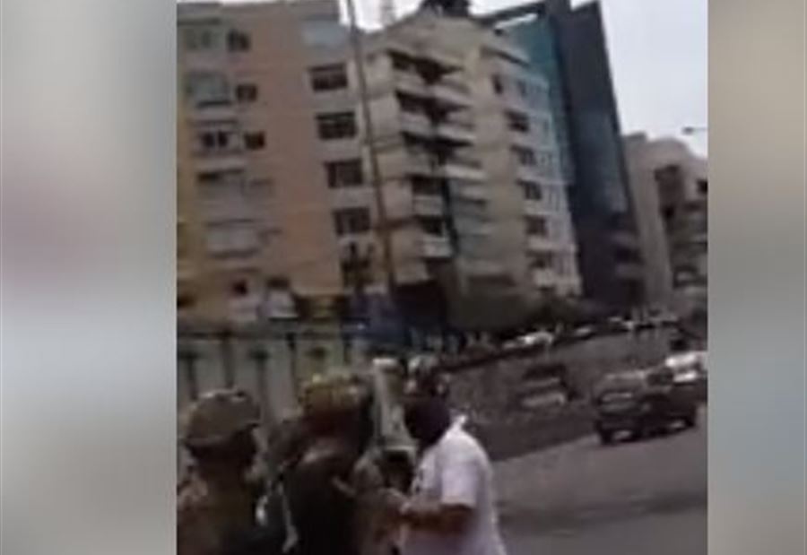 بالفيديو: الجيش يمنع قطع أوتوستراد زوق مصبح