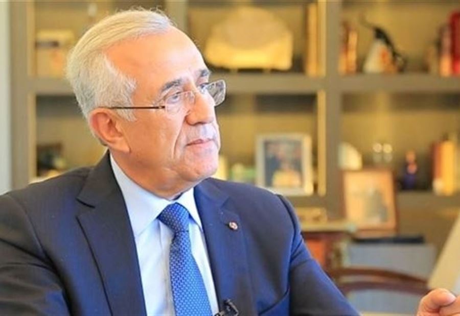 "نيترات الأمونيوم وتفريغها في العنبر 12"... توضيحٌ من سليمان