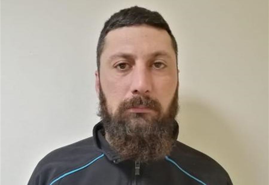 يفرض "خوات" ويبتز المواطنين... هل وقعتم ضحية أعماله؟