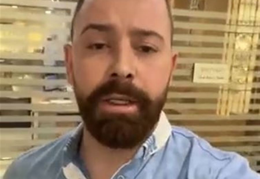 بالفيديو: مودع يقتحم مصرفًا في صور ويحتجز مديره