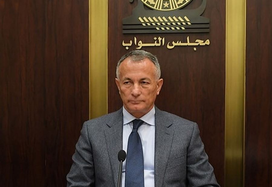 ما الإشكال الذي أخّر "توقيع" روكز؟