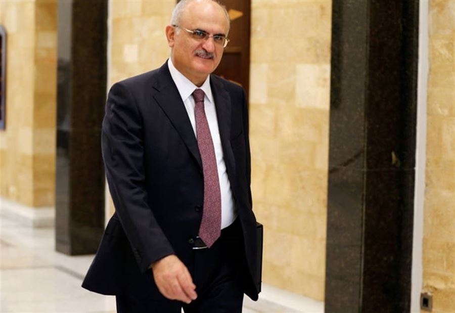 وزير المال وقع مراسيم لرفع الحد الادنى للأجور